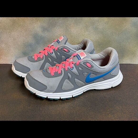 Nike Revolution 2 Women’s Running Shoes Size 9.5M - Picture 2 of 16